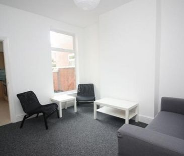 4 bedroom terraced house to rent - Photo 2