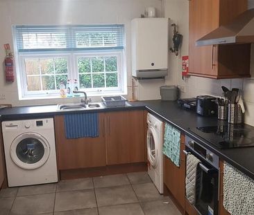 1 bedroom in a house share to rent - Photo 4
