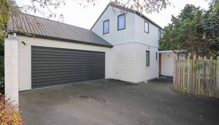 3 BEDROOM, 2 BATHROOM TOWNHOUSE - Photo 5