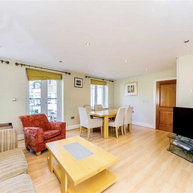 Strand Drive, Kew, TW9 - Photo 1
