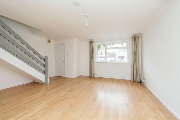 3 bedroom house to rent Dorking Crescent, Clacton-on-Sea, CO16 - Photo 1