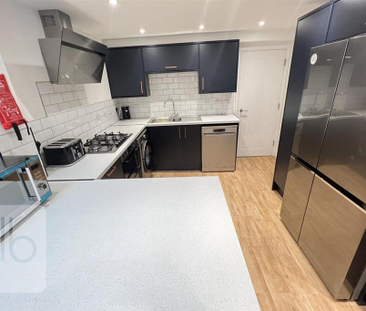 1 bedroom in a house share to rent - Photo 5