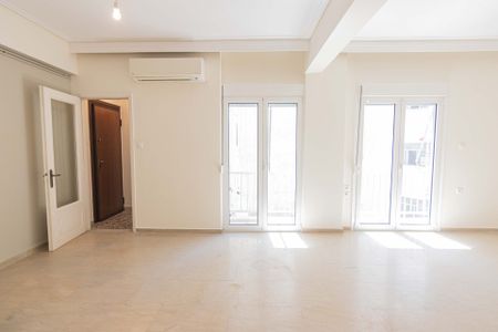 Ενοικιάζεται: Διαμέρισμα 130 τμ κέντρο. - Photo 2