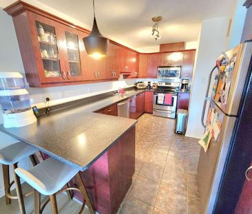 Spacious 4.5 Condo for Rent Near Dix30 & REM - Photo 2