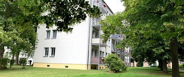 2-Rwhg. mit Balkon, Tageslichtbad u. Blick in´s Grüne im liebevoll san. Altbau - Photo 1