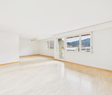 Sunny 4.5-room apartment in the center of Langnau - Photo 1
