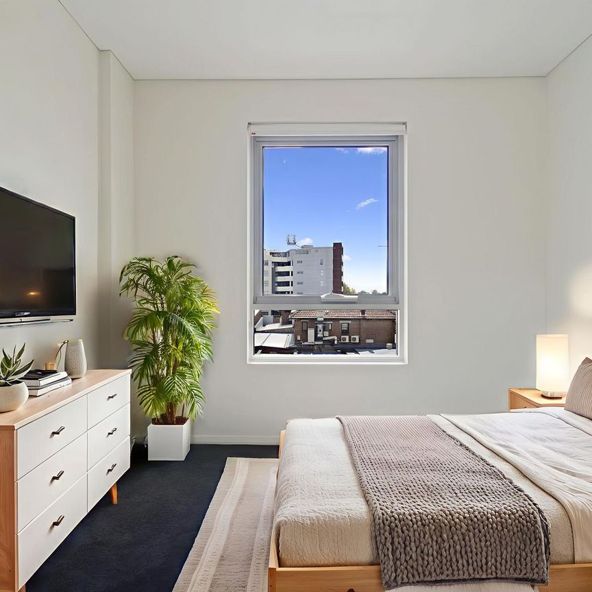 Modern Comfort & Convenience in a Prime Strathfield South Location - Photo 1