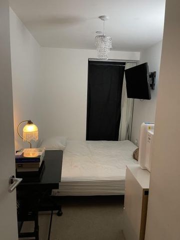 Double Room Canary Wharf - Photo 4