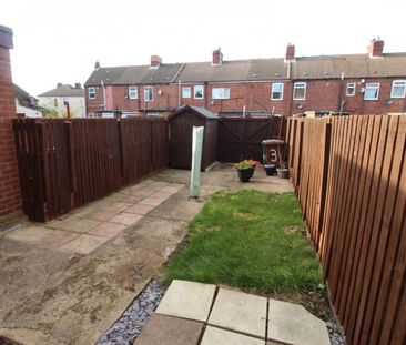 2 bedroom House To Let - Photo 1