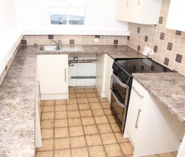 1 bedroom semi-detached house to rent - Photo 4