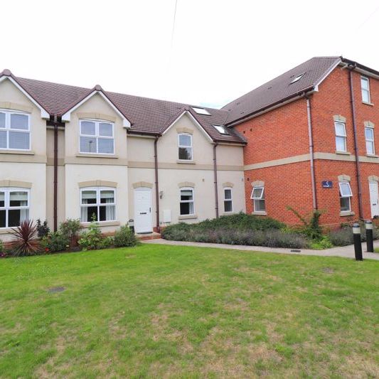 Colin Road, Gloucester - Photo 1