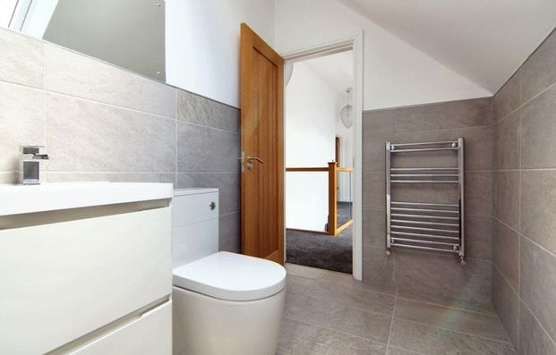 4 BED Detached house To rent - Photo 1