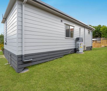 For Lease: Brand new Private & Low-Maintenance Granny Flat for Easy... - Photo 3