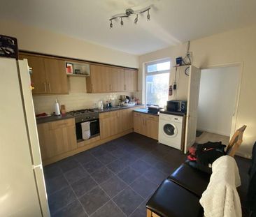 1 bedroom in a house share to rent - Photo 6