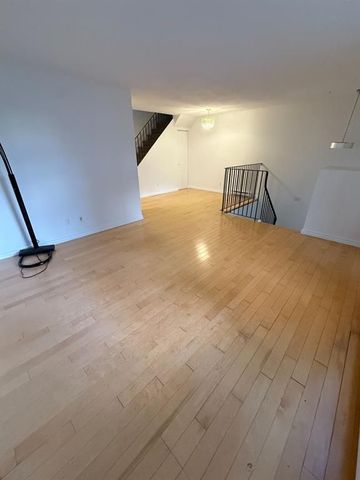 For Lease - 13 Banner Road Unit# L, South of Baseline to Knoxdale, Ontario - Photo 4