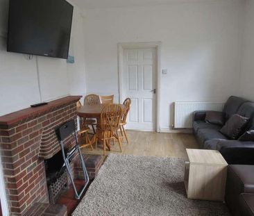Bedroom House In Charminster, BH8 - Photo 1