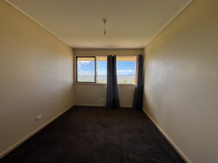 8 Hobbs Court, Port Augusta West - Photo 2