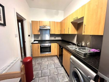 First Floor Right, 34 Ashvale Place, AB10 6QA, Aberdeen - Photo 2