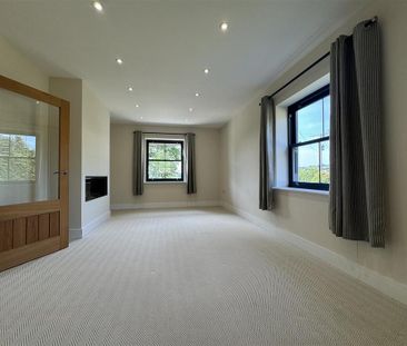 4 bedroom detached house to rent - Photo 1