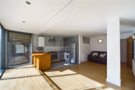 1 bedroom flat to rent - Photo 2