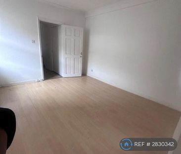 1 bedroom in a flat share to rent - Photo 4