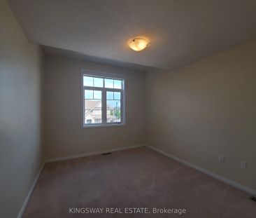 593 Remembrance Road #upper - Photo 6