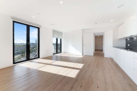 Modern one-bedroom apartment at Valetta Grove, just moments from Plaistow Underground Station. Bright open-plan living space, fully equipped kitchen, modern bathroom and private balcony. - Photo 2