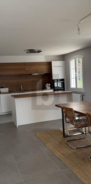 VILLA HISTORIQUE AVEC VUE LAC ET VIGNOBLES - Photo 1