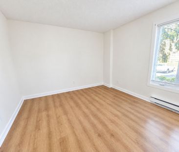 For Lease - 263 Botanica Private Unit# 77, Dows Lake - Civic Hospital and Area, Ontario - Photo 4