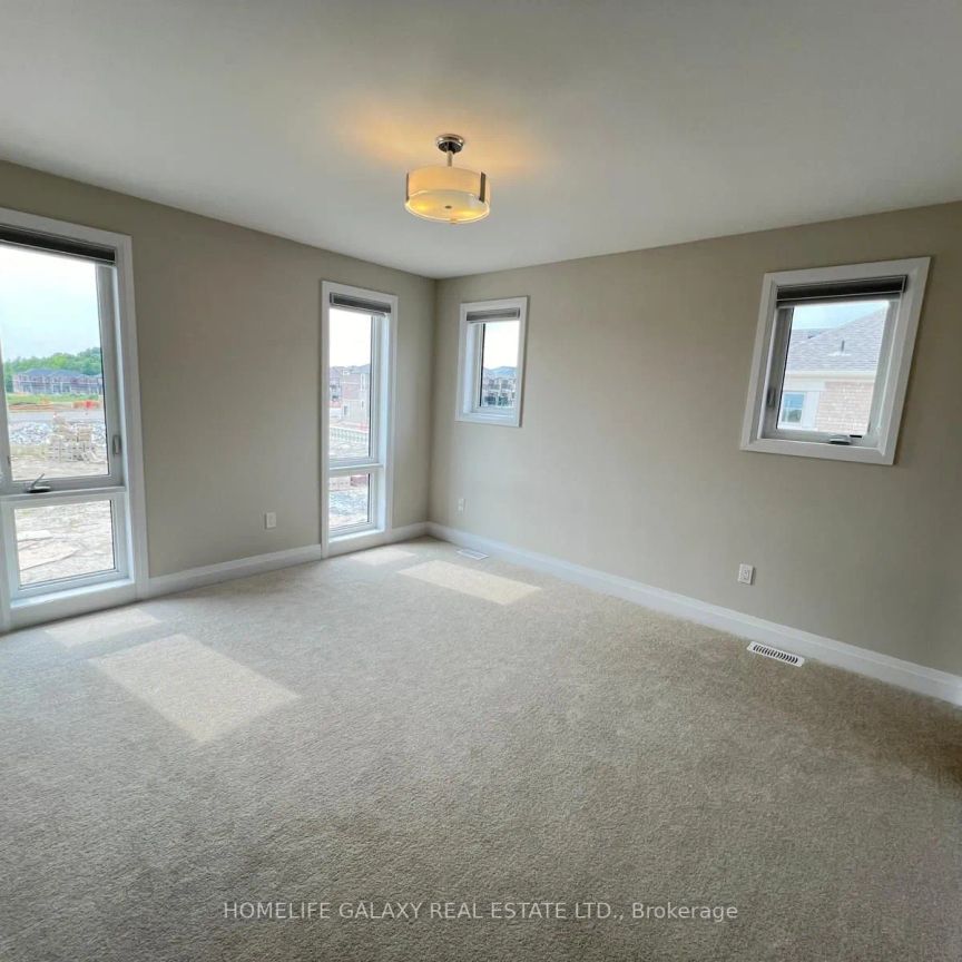 Condo Townhouse For Lease | E9231461 - Photo 1