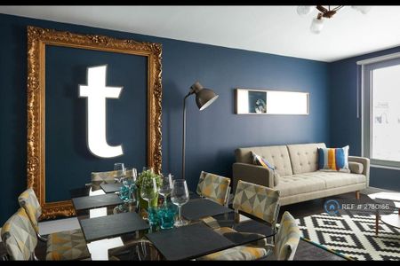 3 bedroom flat to rent - Photo 5