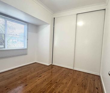 Fully Renovated Three-bedroom House In The Heart of Mount Pritchard... - Photo 3