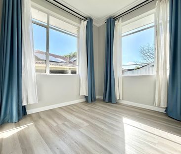 Beautifully presented family home set in prime location, offering b... - Photo 6