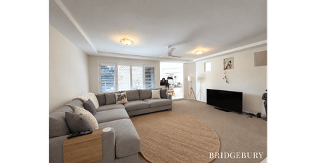 Spacious Family Living with a Pool in Little Mountain - Photo 2