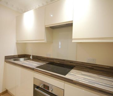 1 bedroom Flat To Let - Photo 6