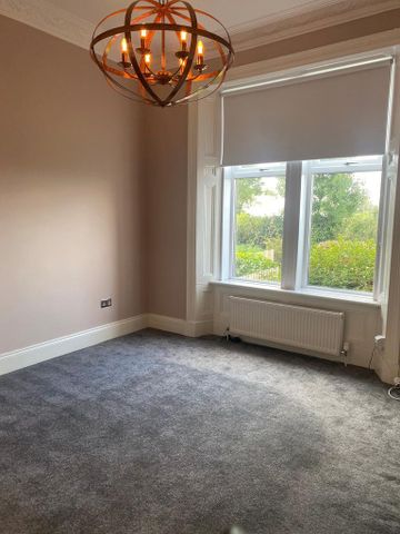 3 bedroom flat to rent - Photo 2