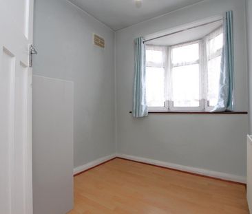 4 bedroom semi-detached house to rent - Photo 3