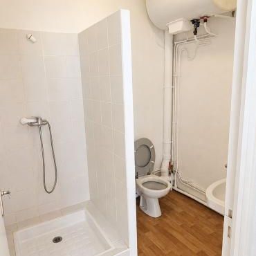 Location Appartement 1 pièce 32m² MONT DE MARSAN 40000 - Photo 2
