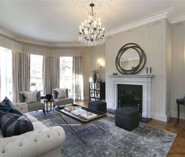 An exceptional detached Grade II Georgian House set behind secure e... - Photo 1