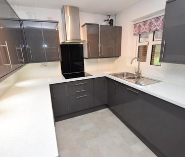 2 bedroom townhouse to rent - Photo 1