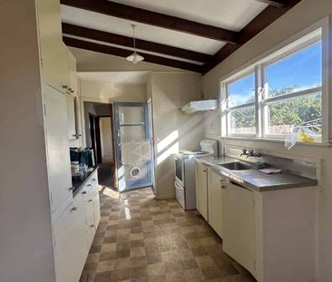 3 Bedroom Family Home - Photo 2