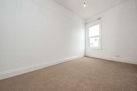 Hewlett Road, GL52 - Photo 3