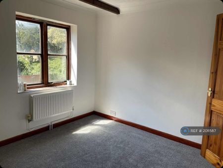 2 bedroom semi-detached house to rent - Photo 2