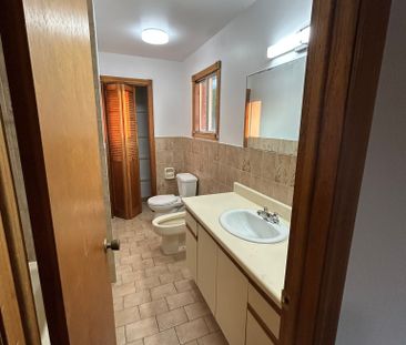 For Lease - 719 Keates Avenue Unit# Main, Oshawa, Ontario - Photo 3