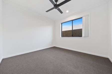 Parkside Family Home with 2 Living Areas, Solar Savings & Walk to Schools and Gym - Photo 3