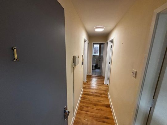 3 bedroom flat to rent - Photo 1