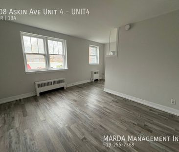 NEWLY RENOVATED 1-BEDROOM/1BATH APARTMENT + HYDRO - Photo 6