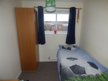 3 bedroom semi-detached house to rent - Photo 3