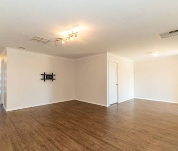 FAMILY HOME IN GOBBAGOMBALIN - Photo 2