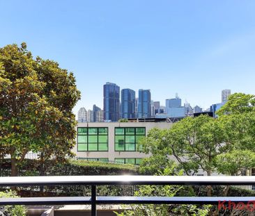 Peaceful Studio Living in Prestigious Watermark Complex - Photo 2